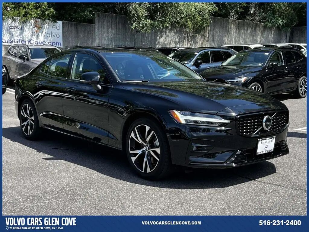 2024 Volvo S60 B5 Plus Dark Theme — photo 1 of 53