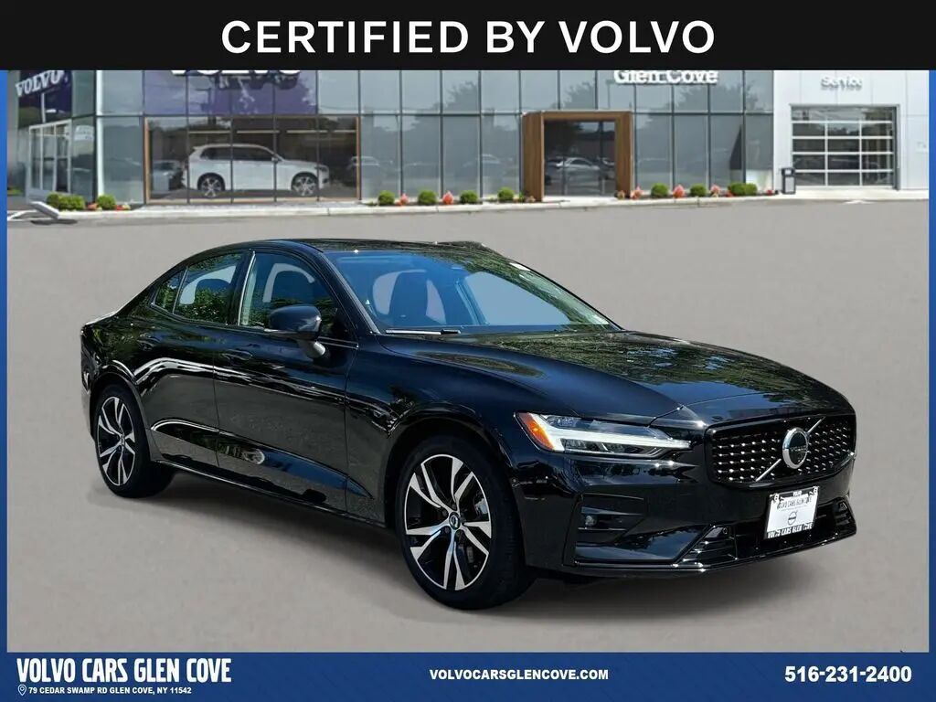 2024 Volvo S60 B5 Plus Dark Theme — photo 1 of 12