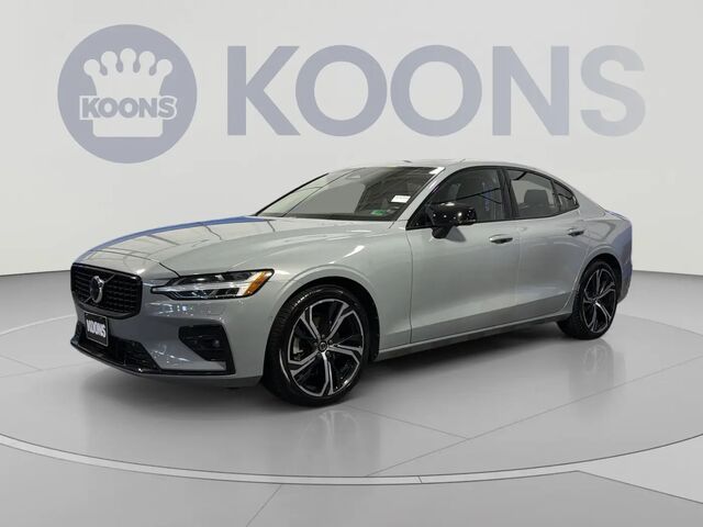 2024 Volvo S60 B5 Plus Dark Theme