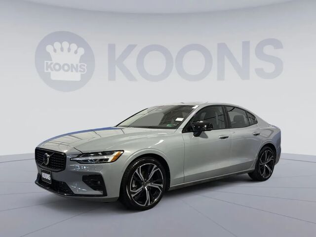 2024 Volvo S60 B5 Plus Dark Theme