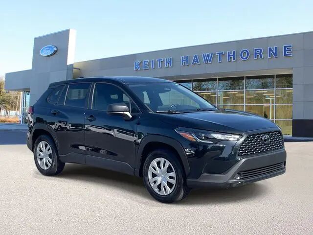 2024 Toyota Corolla Cross L — photo 1 of 37