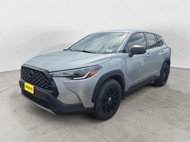 2022 Toyota Corolla Cross L — photo 1 of 27