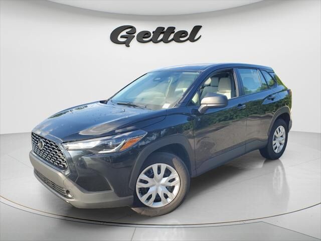 2024 Toyota Corolla Cross L — photo 1 of 13