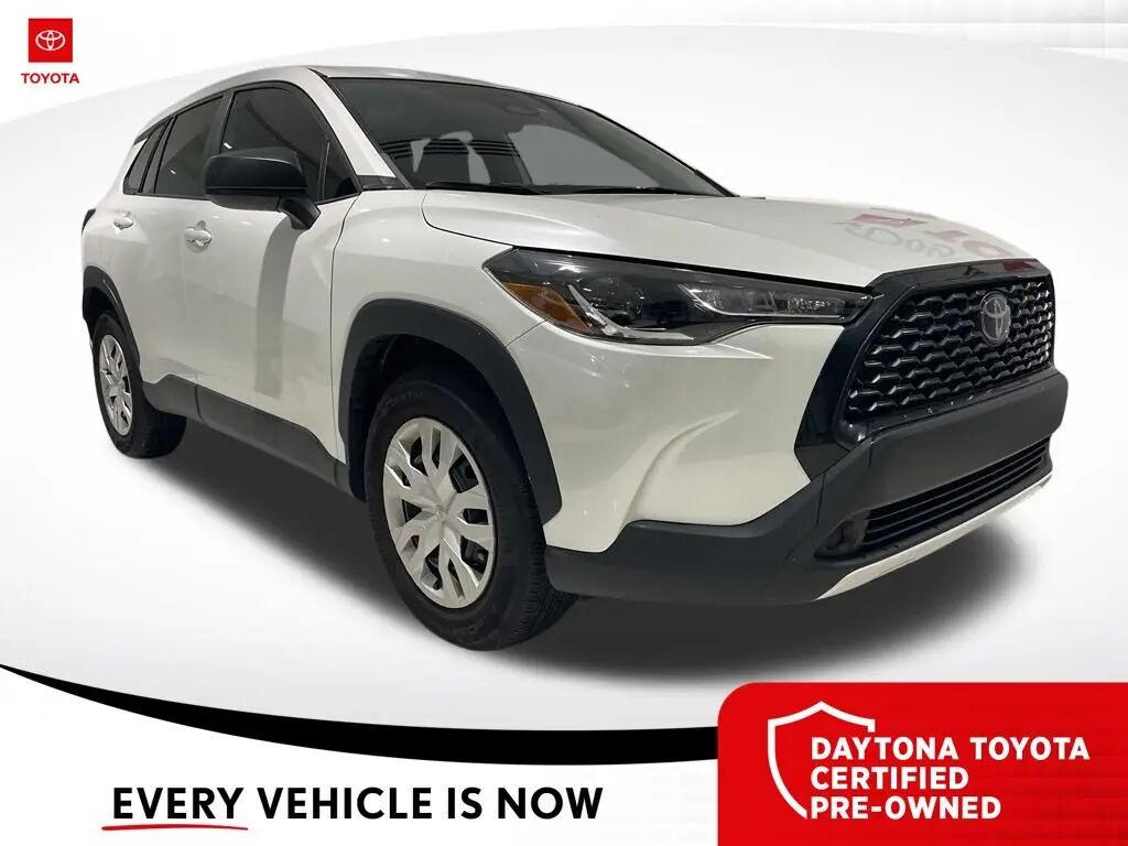 2024 Toyota Corolla Cross L — photo 1 of 10