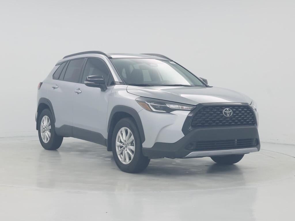 2025 Toyota Corolla Cross LE — photo 1 of 13
