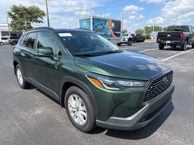 2024 Toyota Corolla Cross LE — photo 1 of 26