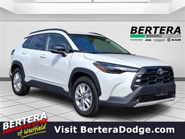 2026 Toyota Corolla Cross LE — photo 1 of 16