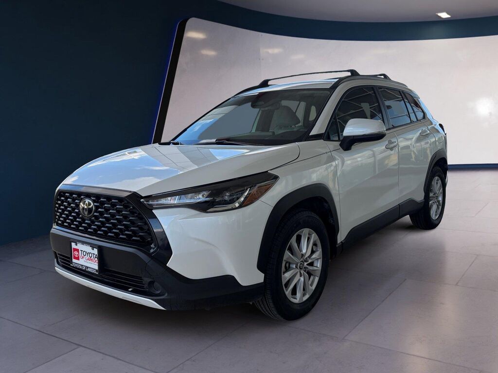 2023 Toyota Corolla Cross LE — photo 1 of 13