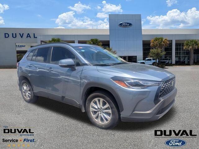 2024 Toyota Corolla Cross LE — photo 1 of 1