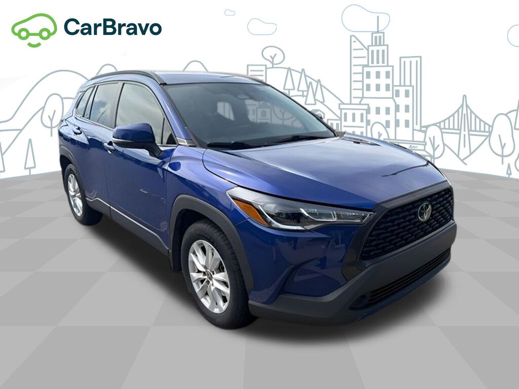 2023 Toyota Corolla Cross LE — photo 1 of 6