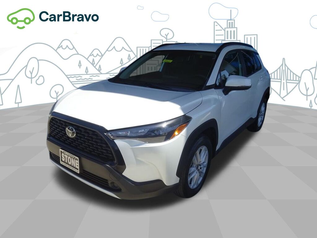 2022 Toyota Corolla Cross LE — photo 1 of 6