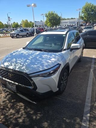 2023 Toyota Corolla Cross XLE — photo 1 of 14