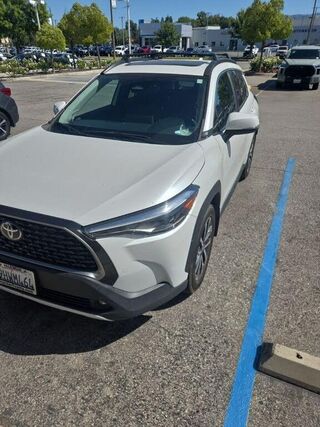 2023 Toyota Corolla Cross XLE — photo 1 of 1
