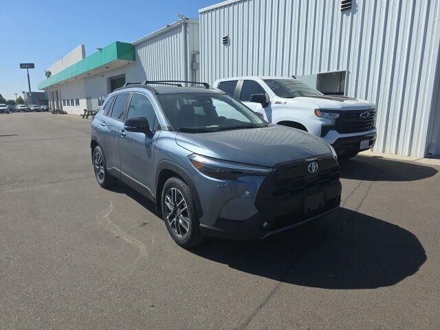 2026 Toyota Corolla Cross XLE — photo 1 of 10