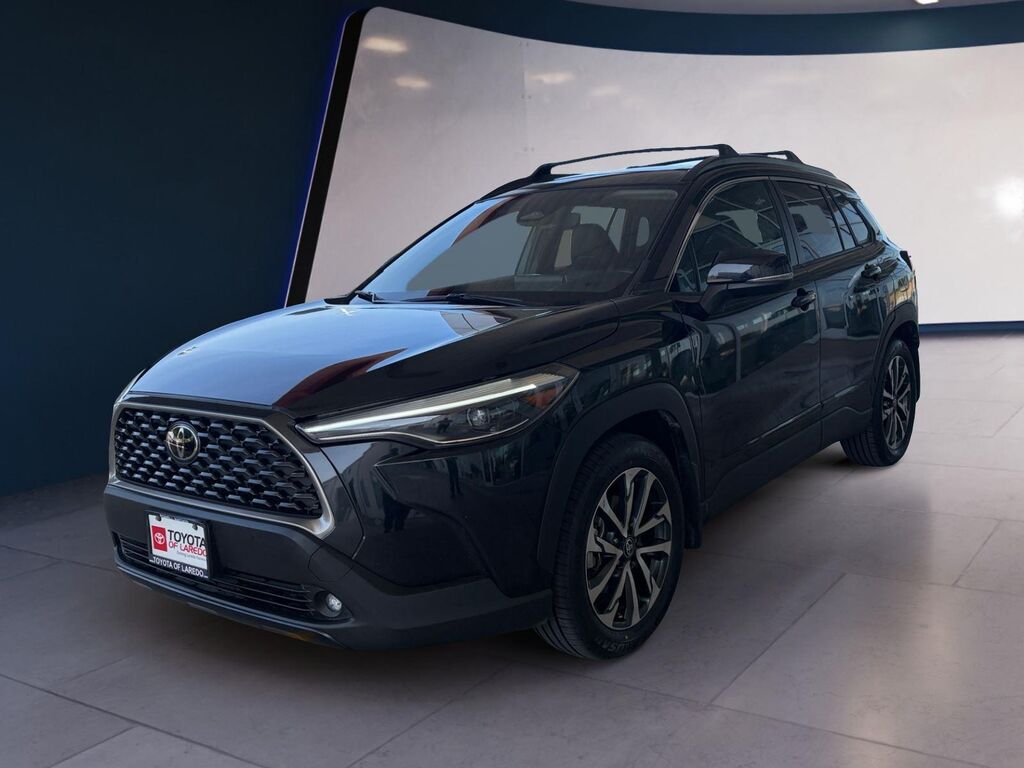2024 Toyota Corolla Cross XLE — photo 1 of 13