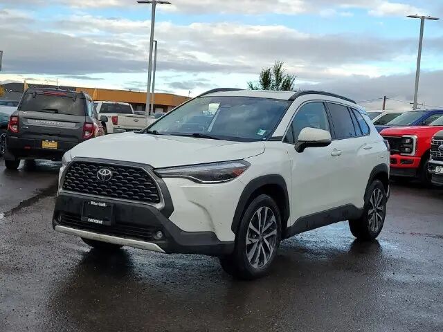 2024 Toyota Corolla Cross XLE