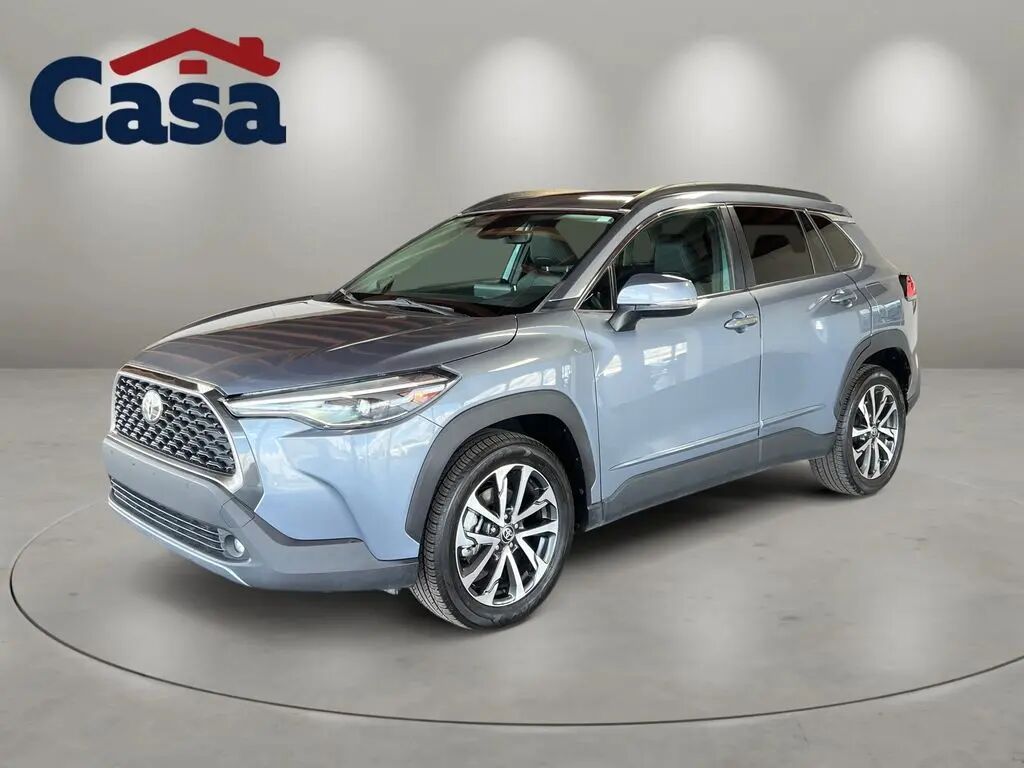 2022 Toyota Corolla Cross XLE — photo 1 of 22