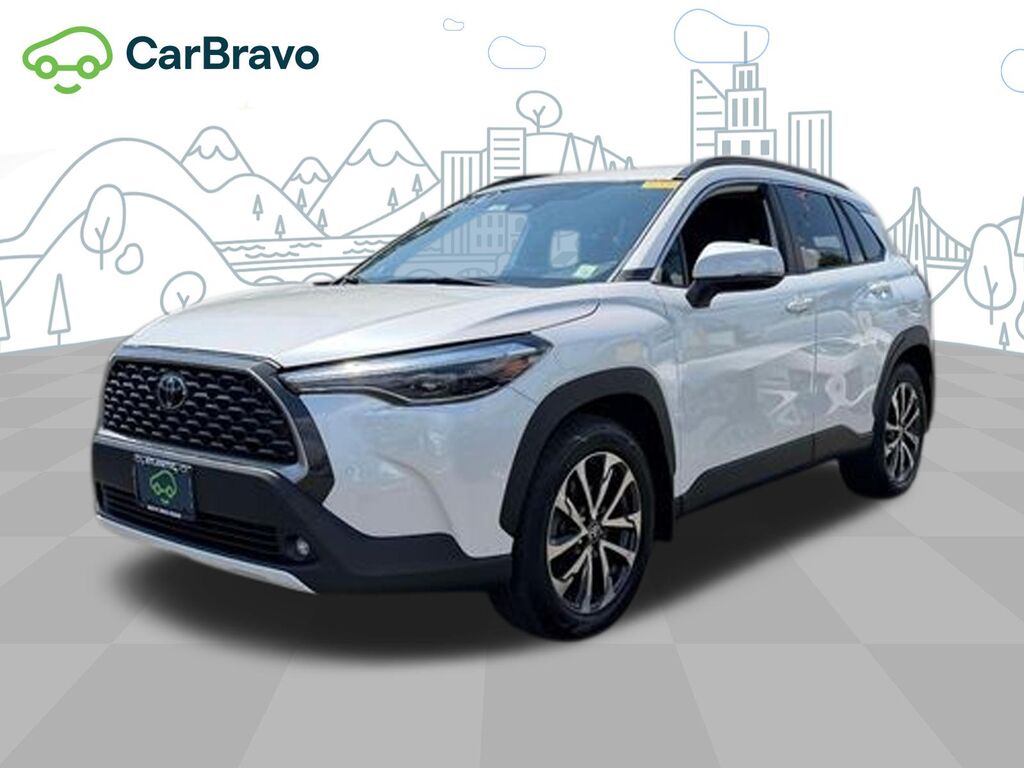 2024 Toyota Corolla Cross XLE — photo 1 of 6