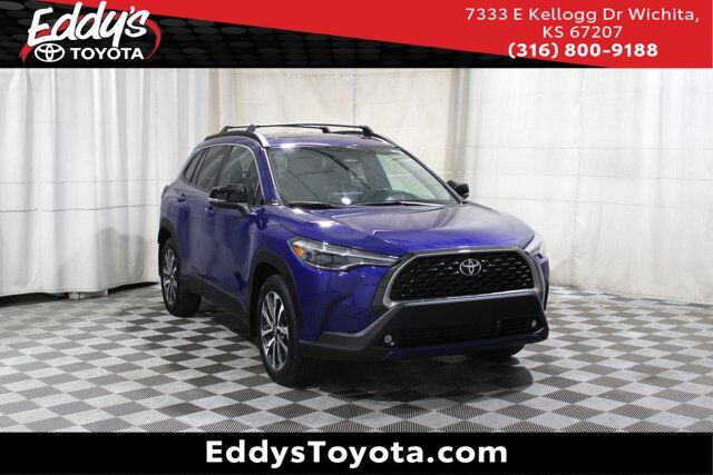 2025 Toyota Corolla Cross XLE — photo 1 of 13
