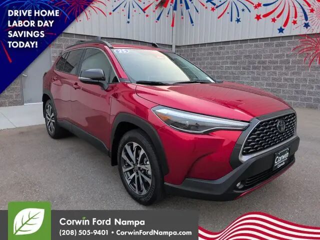 2025 Toyota Corolla Cross XLE