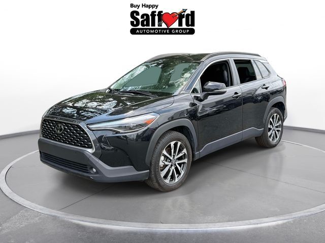 2023 Toyota Corolla Cross XLE — photo 1 of 13