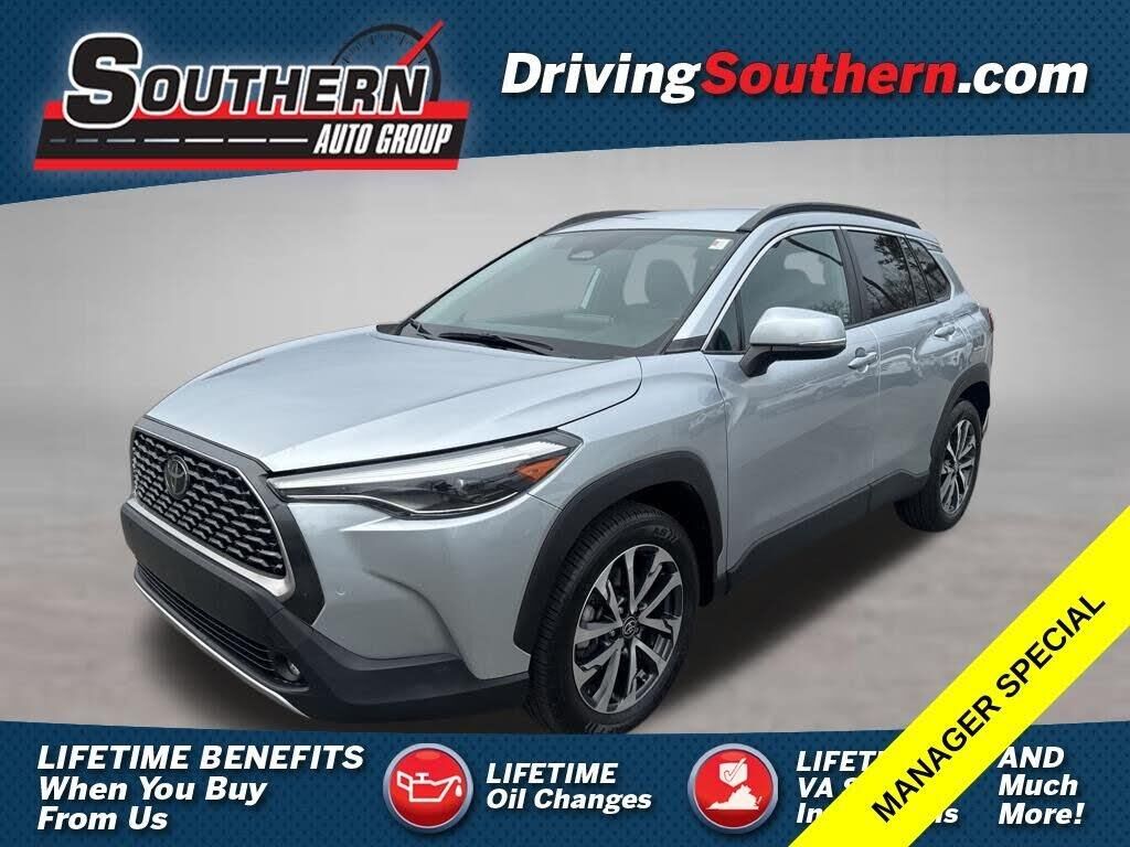 2023 Toyota Corolla Cross XLE — photo 1 of 14