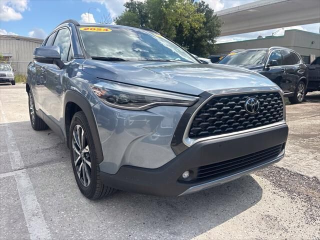 2024 Toyota Corolla Cross XLE