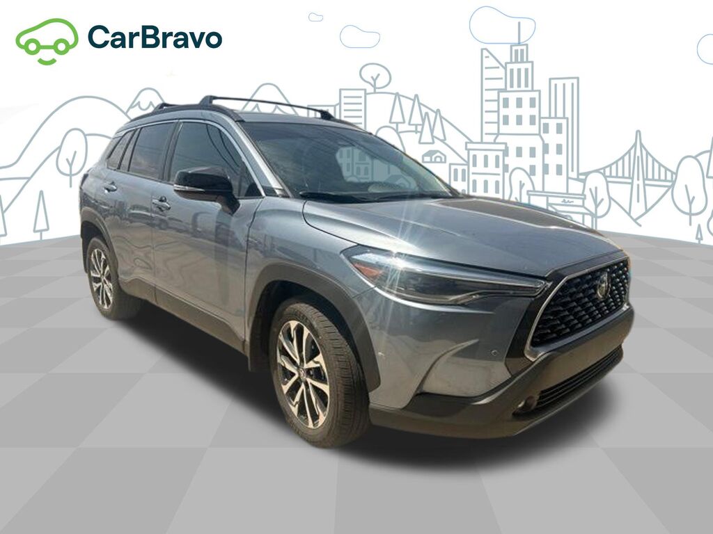 2025 Toyota Corolla Cross XLE — photo 1 of 6
