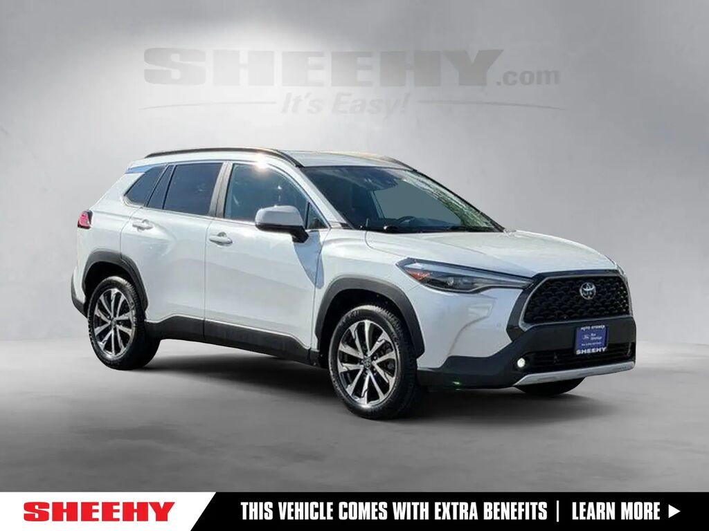 2022 Toyota Corolla Cross XLE — photo 1 of 22