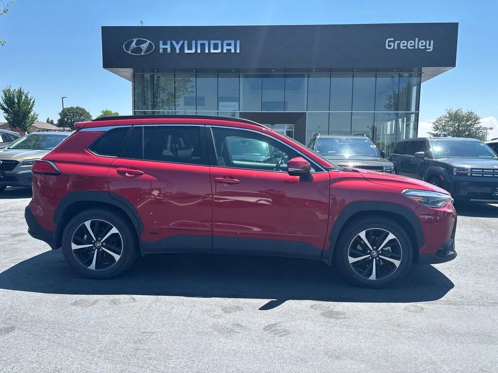 2023 Toyota Corolla Cross Hybrid XSE — photo 1 of 16