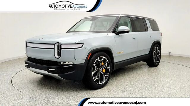 2024 Rivian R1S Adventure