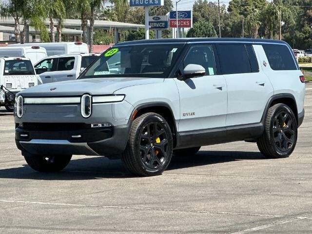 2023 Rivian R1S Adventure