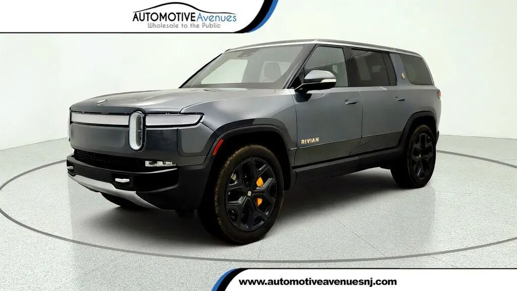 2023 Rivian R1S Adventure — photo 1 of 5