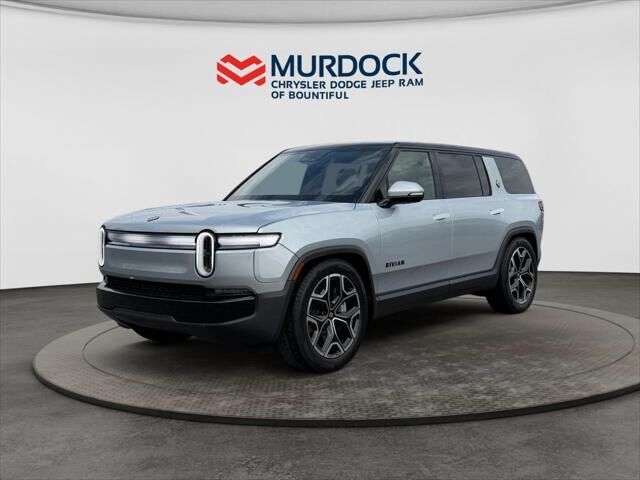 2025 Rivian R1S Adventure