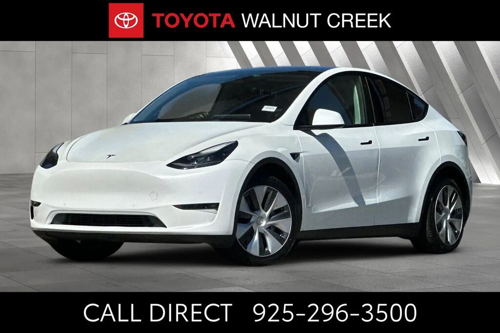 2022 Tesla Model Y Long Range — photo 1 of 13