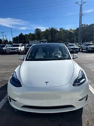 2024 Tesla Model Y Long Range — photo 1 of 3