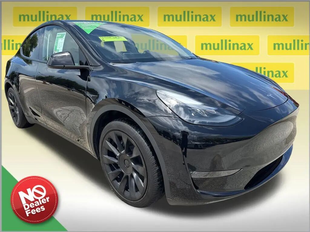 2023 Tesla Model Y Base — photo 1 of 11