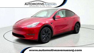 2024 Tesla Model Y Long Range AWD w/ Premium White Interior
