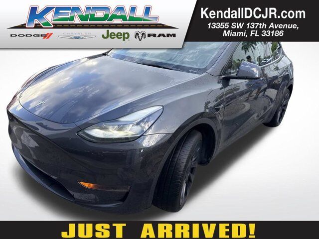 2024 Tesla Model Y Standard Range — photo 1 of 1