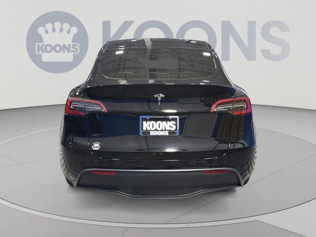 2023 Tesla Model Y Base