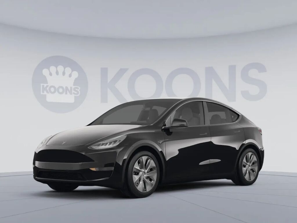 2023 Tesla Model Y Base — photo 1 of 16