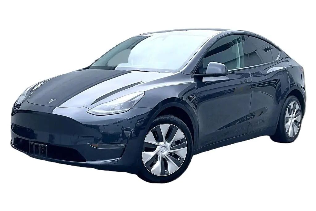 2024 Tesla Model Y Long Range — photo 1 of 15