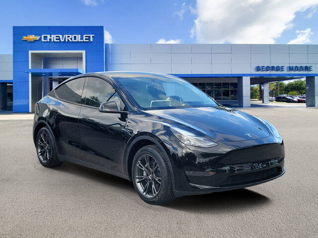 2025 Tesla Model Y Long Range