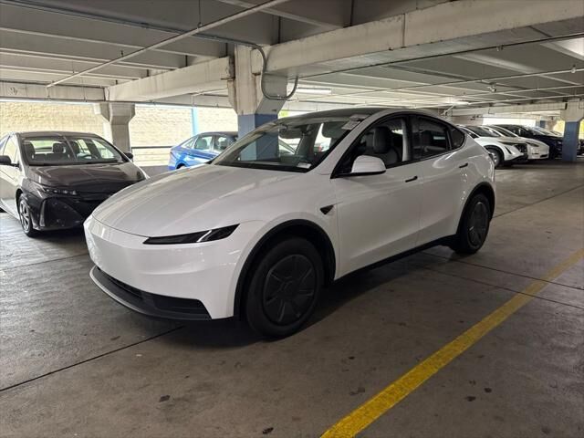 2026 Tesla Model Y Long Range — photo 1 of 20