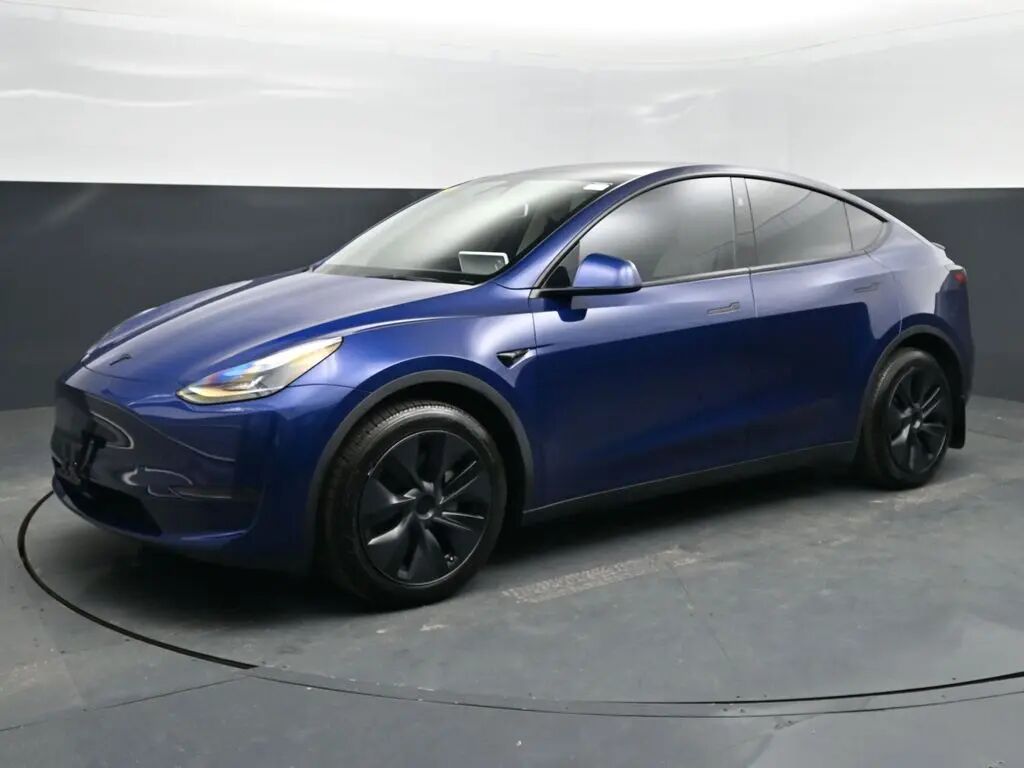 2024 Tesla Model Y Long Range — photo 1 of 1