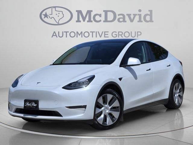 2023 Tesla Model Y Long Range — photo 1 of 25