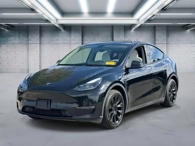2023 Tesla Model Y Long Range — photo 1 of 13