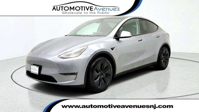 2024 Tesla Model Y Long Range