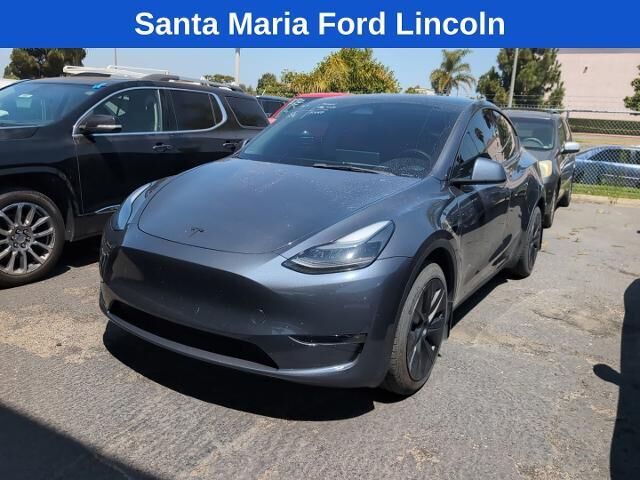 2023 Tesla Model Y Long Range — photo 1 of 26