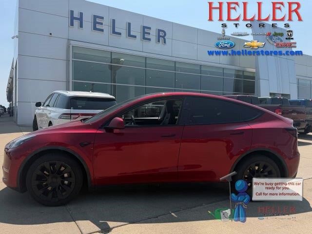 2024 Tesla Model Y Long Range — photo 1 of 2